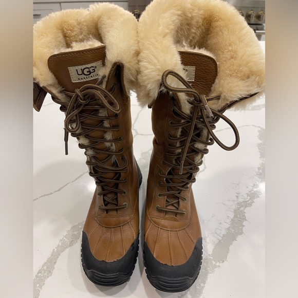 UGG ADIRONDACK TALL SUEDE & LEATHER & SHEARLING TIE UP BOOTS NWOT - Picture 10 of 10